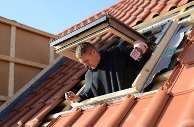 Pose de fenêtres de toit Velux à Gruyères